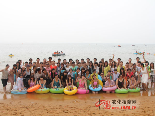 快樂一家 暢游大海