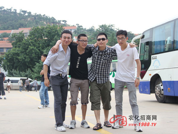 跟哥們們在威海