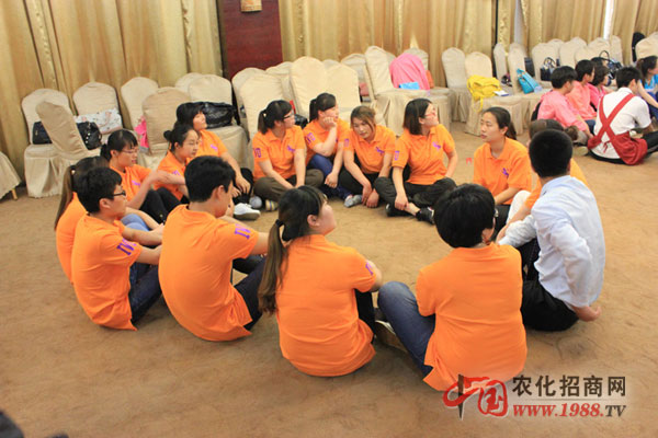 風(fēng)雨同舟之前認(rèn)真聽老師講規(guī)則