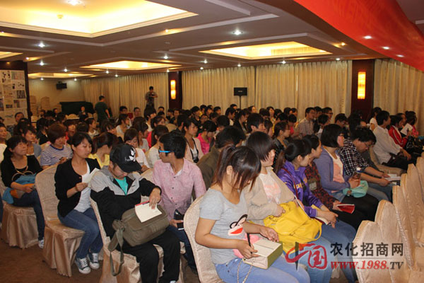 剛剛?cè)雸?chǎng)的我們