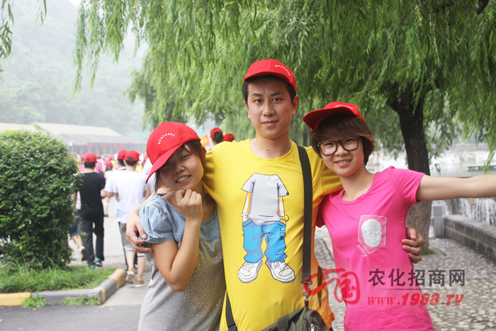 兄弟姐妹們,快樂的走過