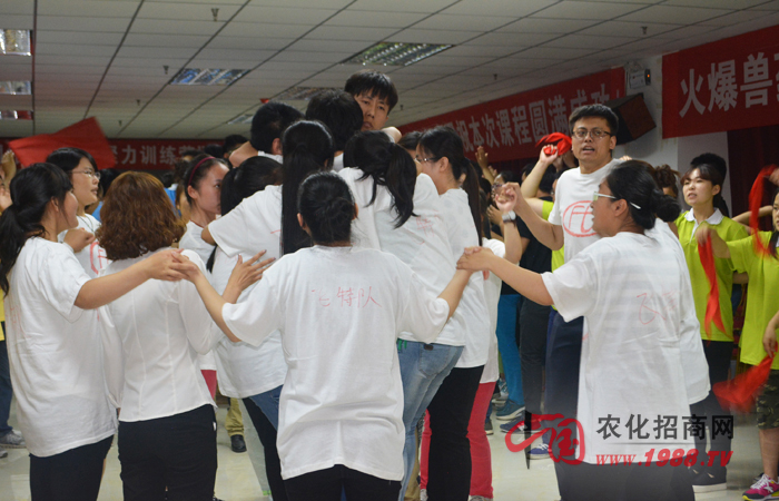 火爆網(wǎng)絡(luò)拓展訓(xùn)練之“風雨同舟”