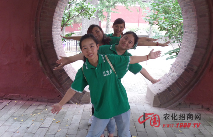 沒有比腳更長(zhǎng)的路,沒有比人更高的山