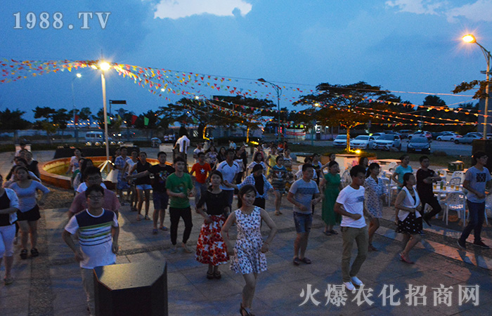 火爆人青春洋溢 奔赴連云港縱情享受七月清涼!