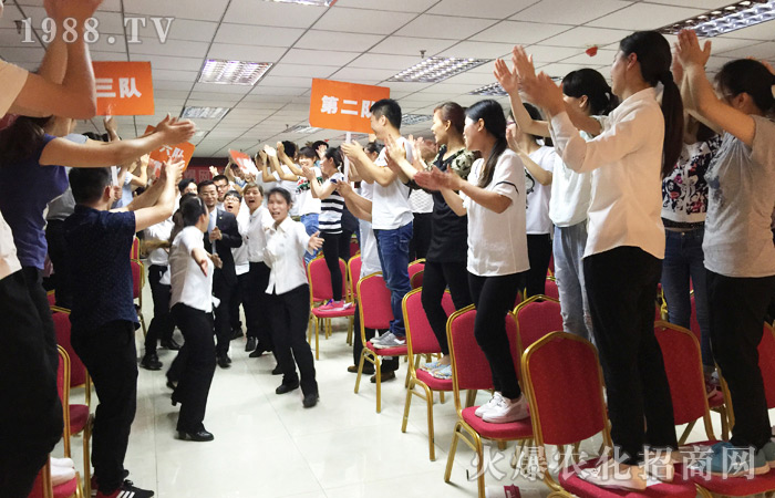 星星點(diǎn)燈,指引夢(mèng)的方向