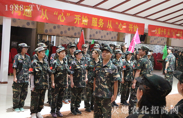 因?yàn)橛小澳恪? 生活而絢爛