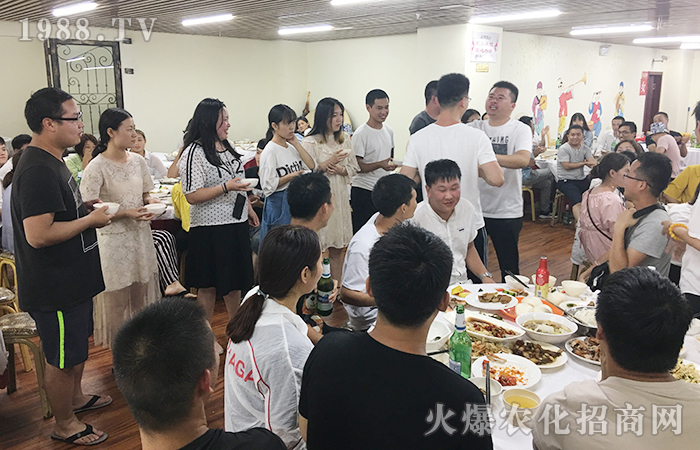 努力到感動(dòng)自己,拼搏到無(wú)能為力,爭(zhēng)做有錢人!