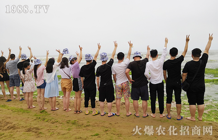 努力到感動(dòng)自己,拼搏到無(wú)能為力,爭(zhēng)做有錢人!