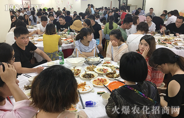 劈波斬浪 行舟無疆