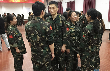 ڰl(f)F(xin)߅߆݌e˵ٝ